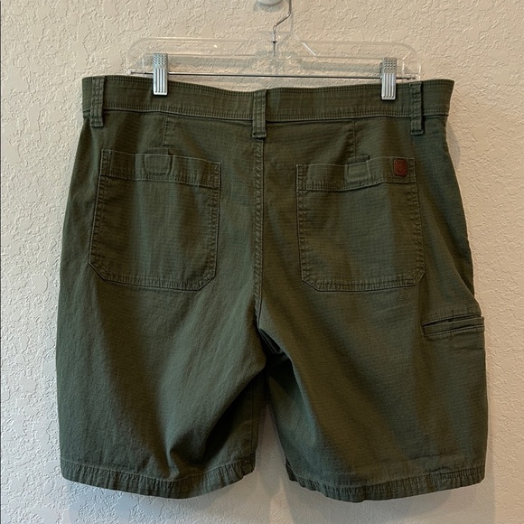 Weatherproof Men's Cargo Shorts in Forest Green - Picture 5 of 8